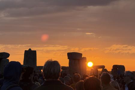 Dass in Stonehenge schon seit Jahrtausenden gefeiert werde, mache etwas mit einem, sagt eine Besucherin. Dass in Stonehenge schon seit Jahrtausenden gefeiert werde, mache etwas mit einem, sagt eine Besucherin.