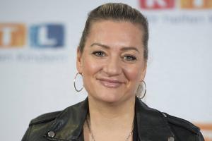"Ellenbogen durch": Juliette Schoppmann hat sich den Arm gebrochen