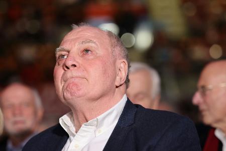 Hoeneß lobt seine Bayern: Hoeneß lobt seine Bayern: