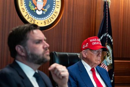 US-Präsident Donald Trump hat die Atomanlagen des Irans bombardieren lassen. Das wirft die Frage auf, ob der Konflikt jetzt eskalieren könnte. US-Präsident Donald Trump hat die Atomanlagen des Irans bombardieren lassen. Das wirft die Frage auf, ob der Konflikt jetzt eskalieren könnte.