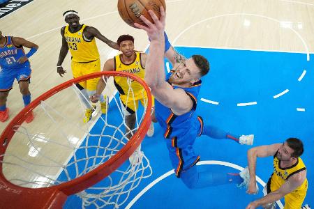 14 Jahre nach Nowitzki: Hartenstein holt den NBA-Titel 14 Jahre nach Nowitzki: Hartenstein holt den NBA-Titel
