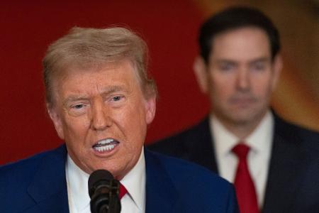 Trump kokettiert mit der Idee eines Machtwechsels im Iran. 
