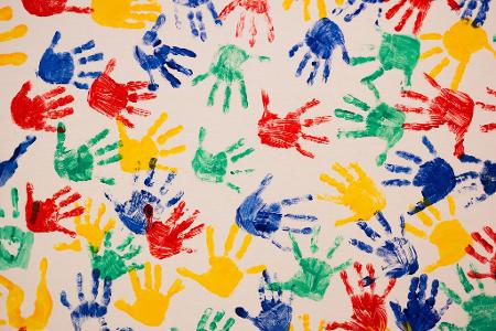 Familien mit Einwanderungsgeschichte haben doppelt so oft drei oder mehr Kinder als Familien ohne Einwanderungsgeschichte. (Symbolbild) Familien mit Einwanderungsgeschichte haben doppelt so oft drei oder mehr Kinder als Familien ohne Einwanderungsgeschichte. (Symbolbild)