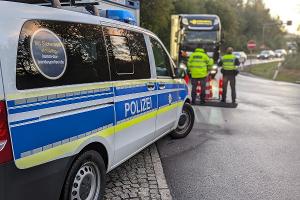 Erfolgreiches Wochenende für die Bundespolizei Waidhaus - Festnahmen, Waffenfunden und Einreiseverweigerungen
