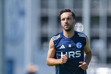 Schalke: Karaman soll Knie-OP drohen Schalke: Karaman soll Knie-OP drohen