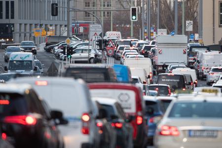 Jeder fünfte Europäer muss mit zu viel Verkehrslärm klarkommen. (Illustration)