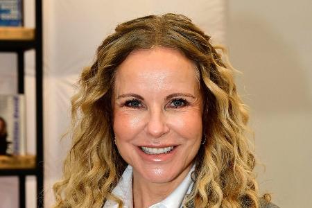 Katja Burkard meldet sich nach OP aus dem Krankenhaus Katja Burkard meldet sich nach OP aus dem Krankenhaus