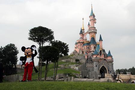 In einem rätselhaften Fall um eine wohl vorgetäuschte Kinderhochzeit im Disneyland Paris ermittelt die französische Justiz. (Archivbild) In einem rätselhaften Fall um eine wohl vorgetäuschte Kinderhochzeit im Disneyland Paris ermittelt die französische Justiz. (Archivbild)