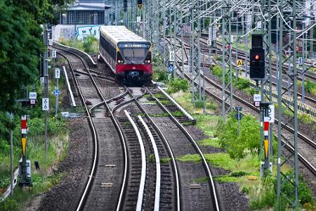Erst am Montagabend fuhren wieder erste S-Bahnen. 
