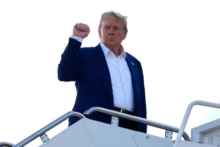 US-Präsident Donald Trump hat eine Waffenruhe zwischen Israel und dem Iran verkündet. US-Präsident Donald Trump hat eine Waffenruhe zwischen Israel und dem Iran verkündet.
