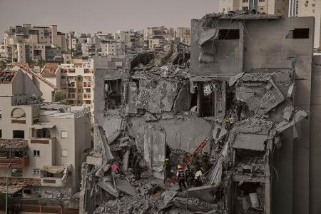 Vier Menschen wurden in der israelischen Stadt Beerscheva getötet, als ihr Wohnhaus von einer iranischen Rakete getroffen wurde.