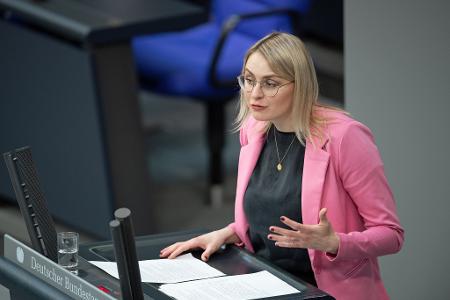 Natalie Pawlik (SPD) ist als Staatsministerin für Migration, Flüchtlinge, Integration und Antirassismus zuständig. (Archivfoto) Natalie Pawlik (SPD) ist als Staatsministerin für Migration, Flüchtlinge, Integration und Antirassismus zuständig. (Archivfoto)