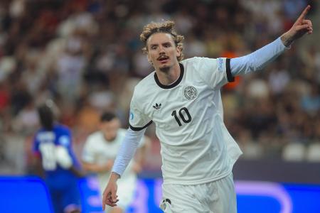 Deutschlands Nick Woltemade jubelt über seinen Treffer zum 0:2 gegen Frankreich bei der U21-EM.