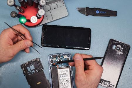 Das Recht auf Reparatur soll dazu beitragen, dass bestimmte Produkte länger genutzt werden und weniger Müll produziert wird. (Symbolbild) Das Recht auf Reparatur soll dazu beitragen, dass bestimmte Produkte länger genutzt werden und weniger Müll produziert wird. (Symbolbild)