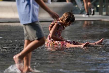Die Schulen in Italien haben im Sommer über Wochen geschlossen - nicht allen gefällt das. (Archivbild)