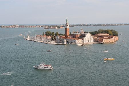 Luftaufnahme der italienischen Insel San Giorgio