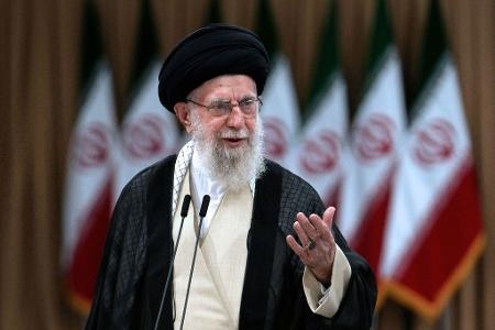 Irans oberster Führer warnt USA vor weiteren Angriffen