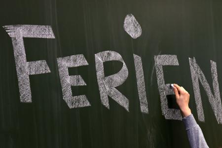 Als erste starten die Kinder in drei ostdeutschen Bundesländern. (Symbolbild) Als erste starten die Kinder in drei ostdeutschen Bundesländern. (Symbolbild)