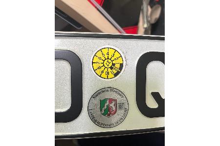 Gefälschte HU Plakette Gefälschte HU Plakette
