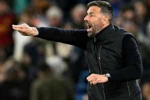 Nach Abstieg: Coach van Nistelrooy verlässt Leicester