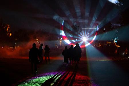 Besucher auf dem Gelände des Fusion-Festivals.