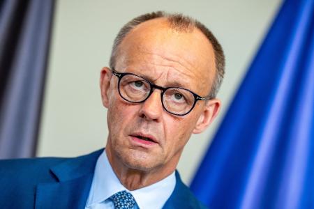 Merz: Wir gehen in kleinen Schritten voran. Merz: Wir gehen in kleinen Schritten voran.