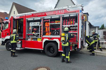 An der Einsatzstelle (Foto: Feuerwehr Celle) An der Einsatzstelle (Foto: Feuerwehr Celle)