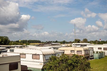 Oft kämpfen Camper gegen das Funkloch. (Foto-Archiv) Oft kämpfen Camper gegen das Funkloch. (Foto-Archiv)