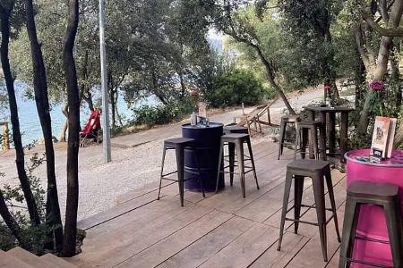 Strandbar, Barhocker, Meer