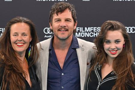 Falka Klare: Red-Carpet-Premiere mit den Eltern Falka Klare: Red-Carpet-Premiere mit den Eltern