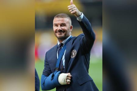 Raus aus der Klinik: David Beckham zeigt sich mit Armschlinge
