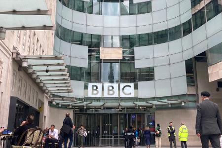 Die BBC bedauert, nach anti-israelischen Äußerungen beim Glastonbury-Festival die Übertragung nicht abgebrochen zu haben. (Archivfoto)