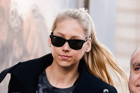 Raus aus dem Rollstuhl: Anna Kournikova meldet sich zurück Raus aus dem Rollstuhl: Anna Kournikova meldet sich zurück