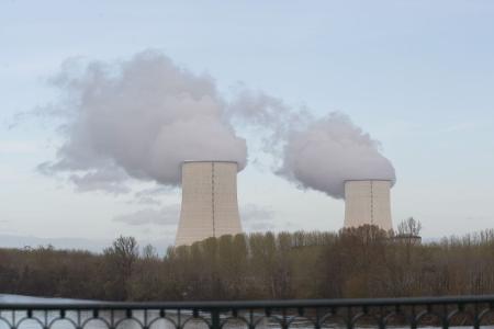 Frankreich drosselt seine Atomstromproduktion, weil eine Hitzewelle Flüsse aufheizt. (Archivbild). Frankreich drosselt seine Atomstromproduktion, weil eine Hitzewelle Flüsse aufheizt. (Archivbild).