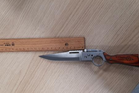 sichergestelltes Springmesser sichergestelltes Springmesser