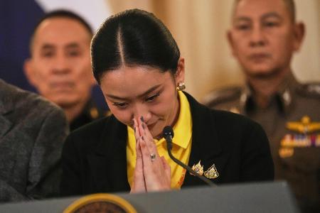 Nach umstrittenen Aussagen in einem geleakten Telefonmitschnitt war Thailands Regierungschefin unter Druck geraten. (Archivbild) Nach umstrittenen Aussagen in einem geleakten Telefonmitschnitt war Thailands Regierungschefin unter Druck geraten. (Archivbild)