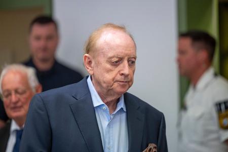 Schuhbeck lebt nach eigenen Angaben von rund 1100 Euro Rente. 