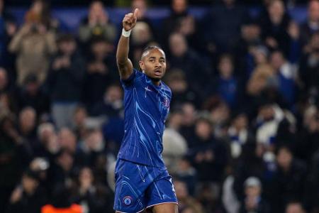 ANGRIFF: Christopher Nkunku (FC Chelsea) - Im Winter hielten sich die Gerüchte um einen Bayern-Wechsel des ehemaligen Leipzigers hartnäckig, sogar von einer mündlichen Einigung über Vertragsinhalte war die Rede. Wie der Journalist Ben Jacobs bei X berichtet, ist das Interesse der Münchner weiterhin da.