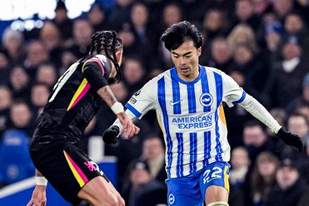 ANGRIFF: Kaoru Mitoma (Brighton & Hove Albion) - Befindet sich schon seit Längerem auf dem Scoutingzettel der Münchner: Kaoru Mitoma. Schon im Februar schwappten erste Gerüchte von der Insel herüber, laut 'Bild' bleibt der Japaner ein Bayern-Kandidat. Mögliche Ablöse: zwischen 40 und 45 Millionen Euro.