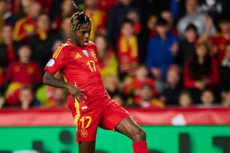 ANGRIFF: Nico Williams (Athletic Bilbao) - Der spanische Europameister galt lange als Wunschziel für den FC Bayern. Mittlerweile soll sich Williams mit dem FC Barcelona einig sein. Die finanziellen Probleme der Katalanen sieht der FC Bayern weiter als Chance, hieß es zuletzt.