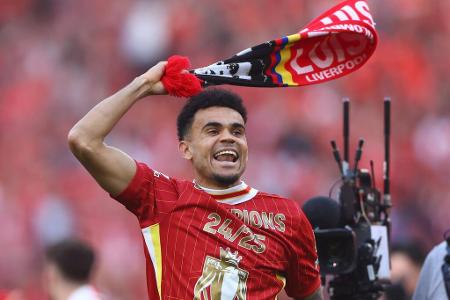 ANGRIFF: Luis Diaz (FC Liverpool) - Kommt ein Kolumbianer zum FC Bayern? Laut 'Bild'-Informationen soll Sportvorstand Eberl bereits 'konkrete Zahlen' mit der Seite des 28-Jährigen ausgetauscht haben. Zudem sollen vor allem Uli Hoeneß und Karl-Heinz Rummenigge große Fans des Spielers sein. Laut englischen Medienberichten schiebt Liverpool aber einen Riegel vor.
