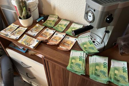 Ein Teil des durch den Zoll Münster gefundenen Bargelds. Ein Teil des durch den Zoll Münster gefundenen Bargelds.