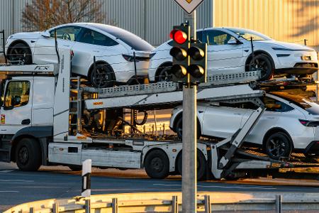  Bei den Auslieferungszahlen dürfte der Umstieg auf eine erneuerte Generation des Bestsellers Model Y ein Faktor sein. (Archivbild) 