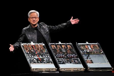 Nvidia-Chef Jensen Huang: Der Chipkonzern ist dank des Booms um KI wertvollstes Unternehmen der Welt - vor Apple (Archivbild)