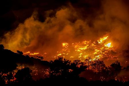 Waldbrand auf Kreta – Hotels und Dörfer evakuiert