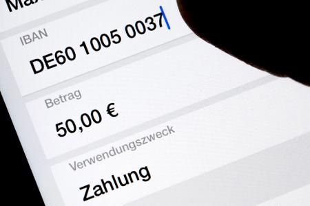 Verpflichtende Überprüfungen des Zahlungsempfängers sollen Überweisungen sicherer machen. (Symbolbild) Verpflichtende Überprüfungen des Zahlungsempfängers sollen Überweisungen sicherer machen. (Symbolbild)