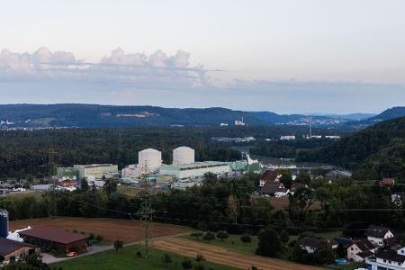 Kein Sicherheitsproblem, sondern Umweltauflagen: Deshalb wurden die Reaktoren im AKW Beznau heruntergefahren. Kein Sicherheitsproblem, sondern Umweltauflagen: Deshalb wurden die Reaktoren im AKW Beznau heruntergefahren.