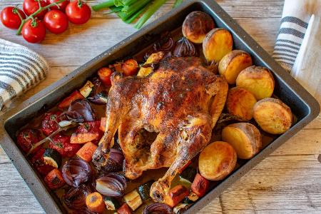 Gebratenes Huhn mit Gemüse