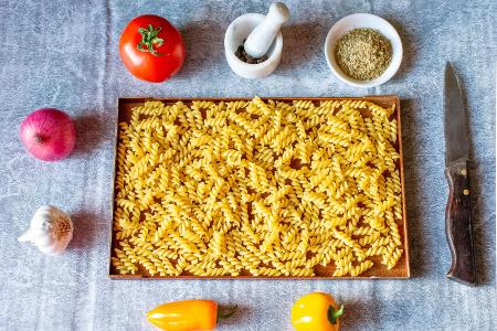 Pasta mit Paprikasauce aus dem Mixer