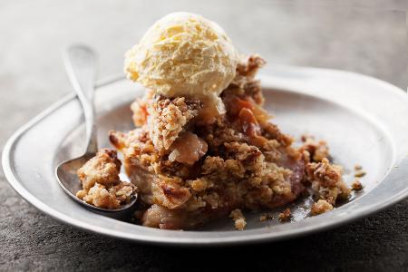 Apple Crumble mit Eis